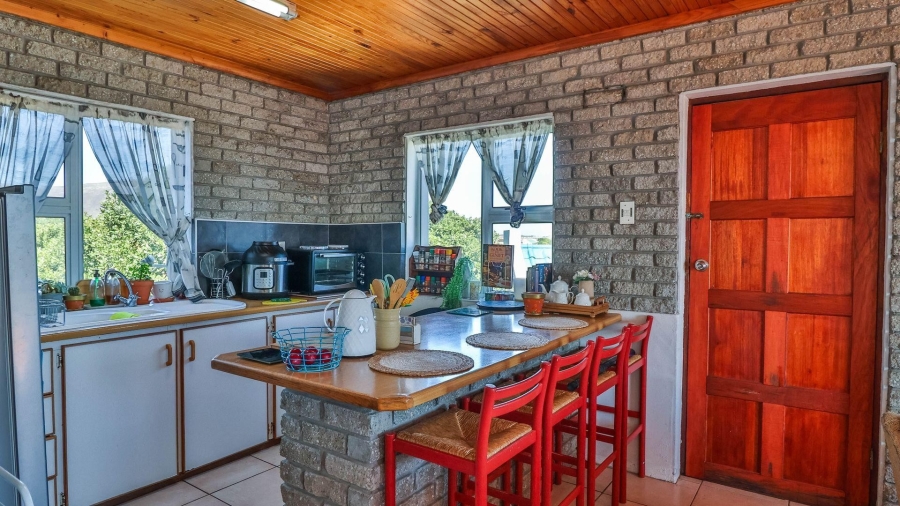 6 Bedroom Property for Sale in De Kelders Western Cape